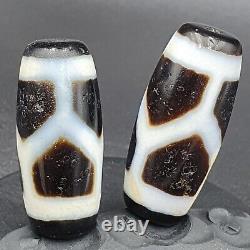 Antique Vintage Old Himalayan Indo Tibetan Agate Beads Unique pattern 2 beads