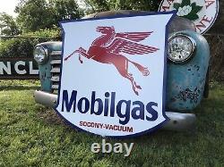 Antique Vintage Old Style 40 Mobilgas Shield Motor Oil Mobil Gas Sign