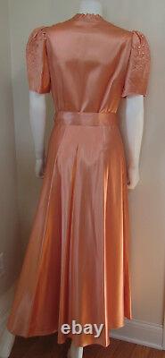 VTG 1940s Old HOLLYWOOD SAYBURY Peach SATIN Dressing Gown TRAPUNTO SLVES