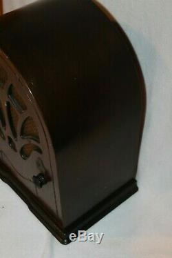 Vintage Old Antique Emerson Cathedral Radio Beautiful Case Condition
