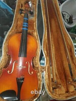 Yellow flame maple back antique vintage old violin plays strat copy vintage