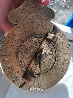 Ancien Astrolabe, Très Lourd, Bien Fait Main Antique Extrêmement Rare Bédouin Arabe