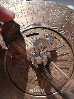 Ancien Astrolabe, Très Lourd, Bien Fait Main Antique Extrêmement Rare Bédouin Arabe