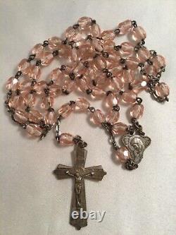 Ancien vintage vieux rosaire en verre rose cristal avec chaîne et croix en argent de Marie