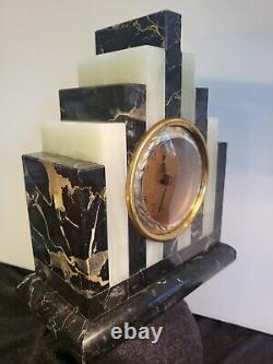 Ancienne horloge TELECHRON d'antiquité, authentique onyx, marbre noir avec motifs dorés, fonctionnelle