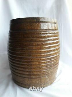 Ancienne mesure en bois de cocotier vintage fabriquée à partir d'une seule pièce de bois de cocotier.