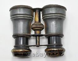 Antique Vintage Brass French Opera Binoculars Original Old Hand Crafted
	<br/>	<br/>
 Les jumelles de théâtre françaises en laiton antiques et vintage, originales et fabriquées à la main.