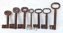 Antique Vintage Old Rare Heavy Big Size 7 Lot Skeleton Barrel Iron Padlock Keys<br/> <br/> Translation: Anciennes clés de cadenas en fer à barillet de lot de 7, de taille grande, lourdes et rares