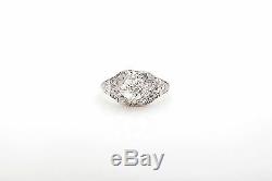 Bague Antique En Filigrane Platine Avec Diamants, Années 1920, 12 000 $