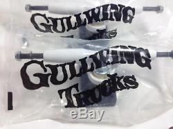 Camions Gullwing Sidewinder 8.5 New Old Stock 1980 Trucks Planche À Roulettes Blanche