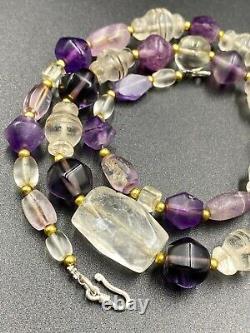 Collier de bijoux en perles en verre, cristaux d'améthyste, et de pierres précieuses anciennes et vintage