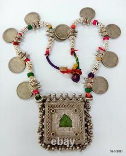 Collier en argent ancien tribal vintage avec pendentif en pièce de monnaie, bijoux