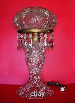 Large Old American Brilliant Cristal Coupe À La Main Lampe De Table En Verre Avec Raccords En Laiton