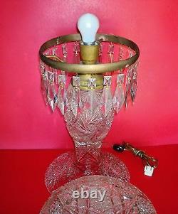 Large Old American Brilliant Cristal Coupe À La Main Lampe De Table En Verre Avec Raccords En Laiton