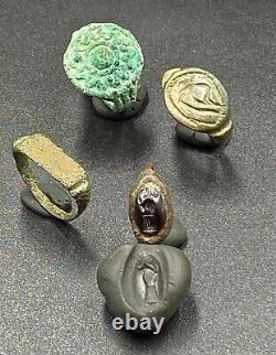Lot de bijoux anciens en bronze avec bagues intailles et sceaux sasanides vintage