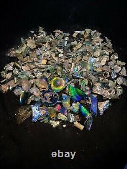 Lot de fragments de bouteilles en verre romain ancien vintage et de bijoux anciens pendentifs bagues