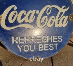 Panneau en émail de porcelaine embossé rare et ancien de Coca-Cola des années 1930