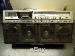 Sharp Gf-777z Old School Box Boom Boom Ghetto! Rare Radio Antique D'époque
