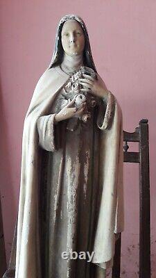 Statue Figurine Antique Vintage Chrétienne de Sainte-Thérèse de Lisieux, la Petite Fleur.
