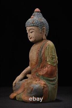 Statue de Bouddha Sakyamuni en bois ancien sculpté et peint de style chinois vintage antique