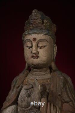 Statue de Kwan-yin en bois ancien sculpté et peint, rare antiquité chinoise vintage