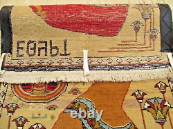 Tapis égyptien ancien vintage pictural de momie en laine nouée à la main