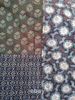 Tissu ancien japonais BORO vintage antique en patchwork de tissu floral indigo 78x78 du Japon