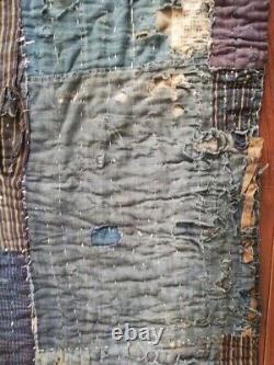 Tissu de chiffon ancien japonais vintage Boro patch indigo de la région de Tohoku au Japon