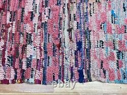 Traduisez ce titre en français : Tapis marocain antique en tapisserie vintage fait main, tapis berbère ancien, 3 x 8 pieds.