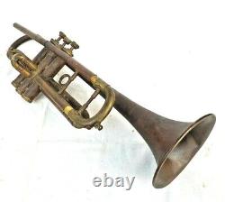 Trompette À Main Ancienne Ancienne En Laiton / Instrument De Musique Tuba London