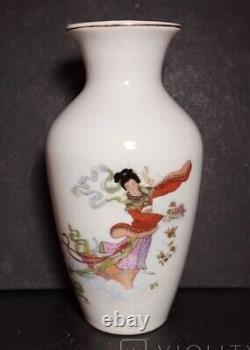 Vases Chinois Antiques Porcelaine Peinture Faite À La Main Famille Marquée Rare Vieux 20ème