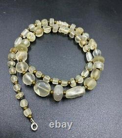 Vieilles Perles Antiques De Bijoux En Quartz De Cristal De L'ère Romaine Antique