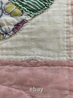 Vintage Quilt Assiette Dresde 63x77 Pink Hand Quilted Great Old Fabric